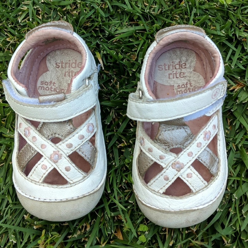Stride rite girls leather shoes
